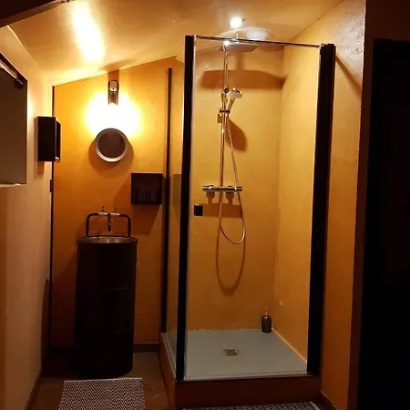 Alojamento de Acomodação e Pequeno-almoço Odyssée - D'hôtes Avec Et Sauna Privés