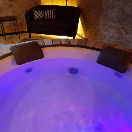 Alojamento de Acomodação e Pequeno-almoço Odyssée - D'hôtes Avec Et Sauna Privés 4*